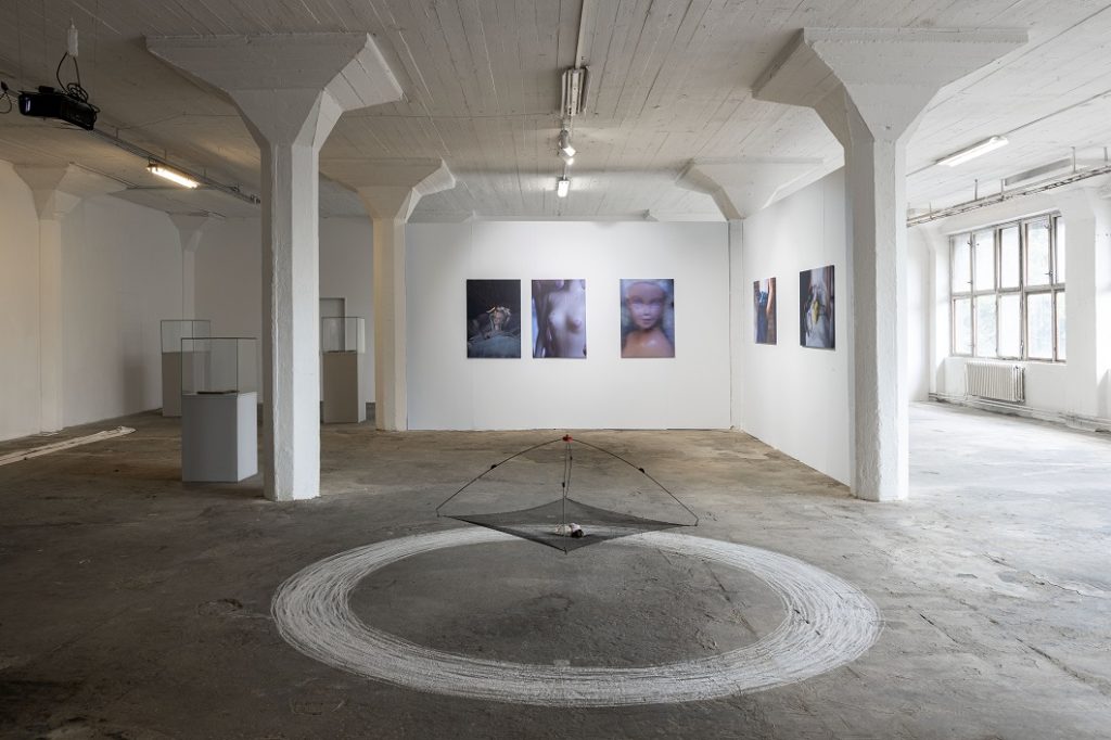 03_Nostalgie_jako_avantgarda_pohled-do_instalace_foto_Marcel_Rozhon