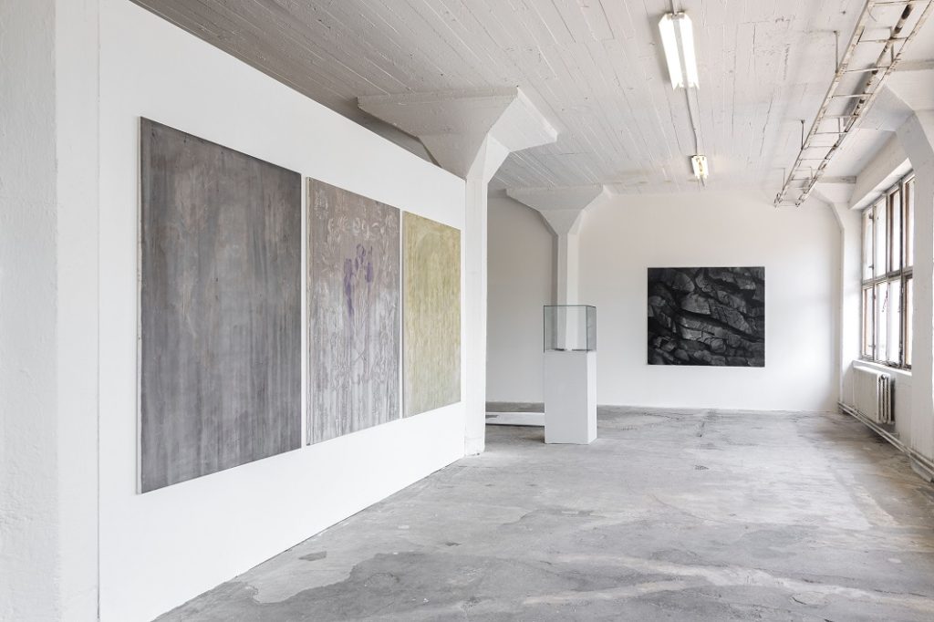 10_Nostalgie_jako_avantgarda_pohled-do-instalace_foto_Marcel_Rozhon